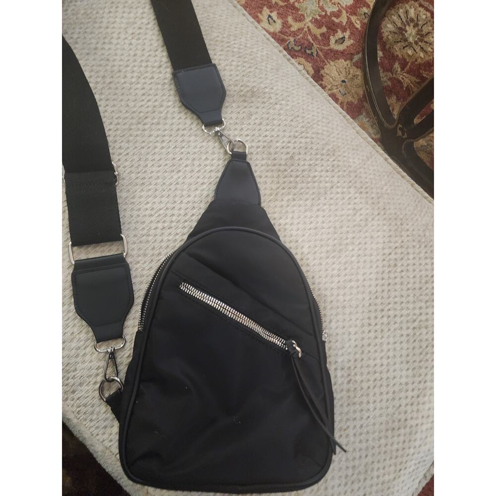 Calin Collection Womens Black Nylon Crossbody Perfect For Summer Travel